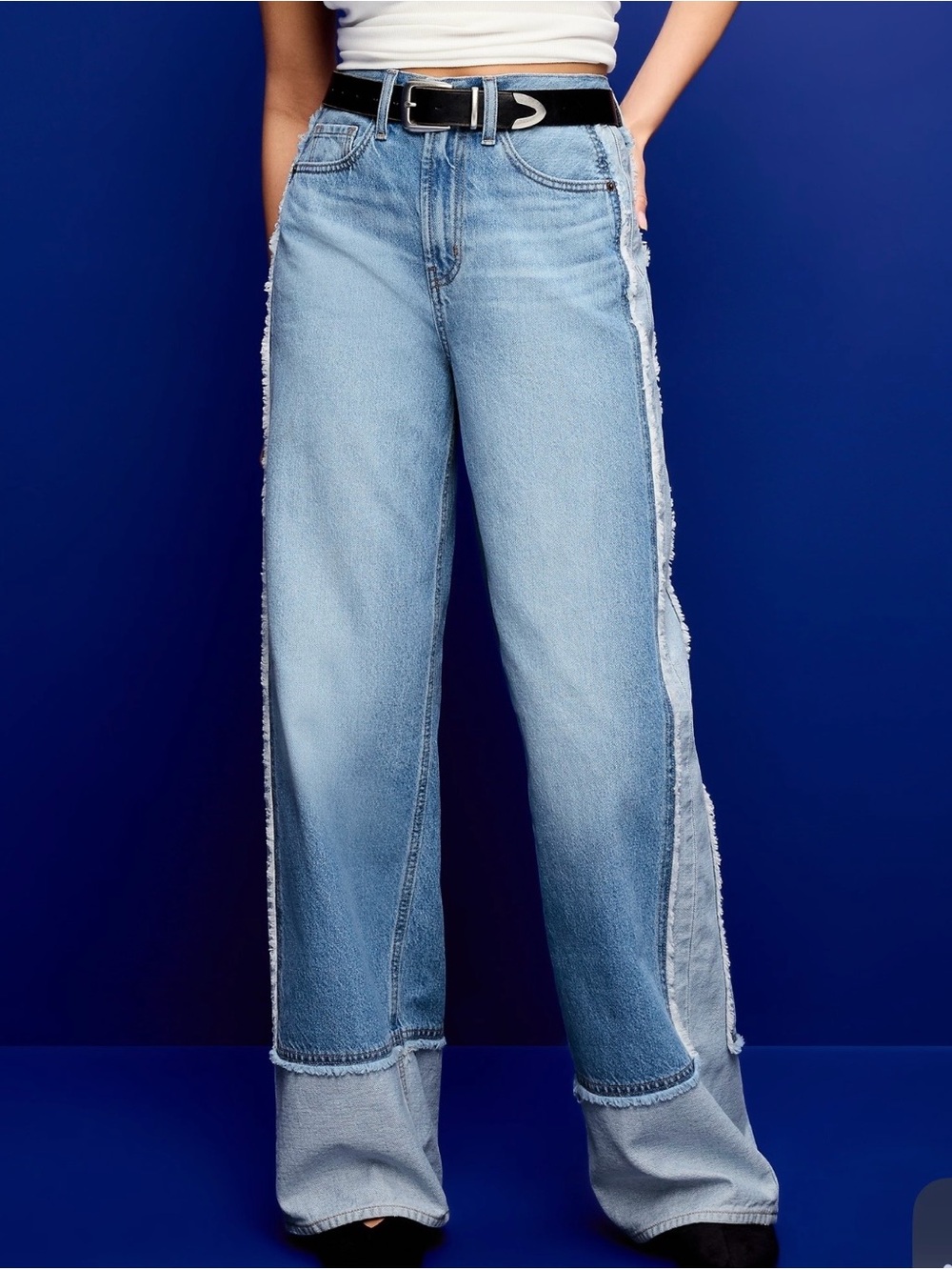 Old Navy Light Blue Wide-Leg Frayed Side-Panel Jeans